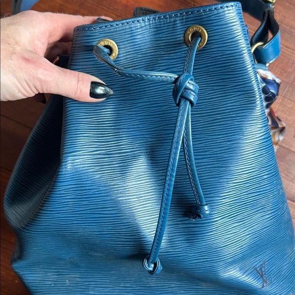 Louis Vuitton Epi Noe Bucket Bag - Picture 6 of 12